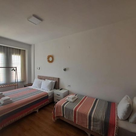 Adil Pansiyon Çeşme Luaran gambar