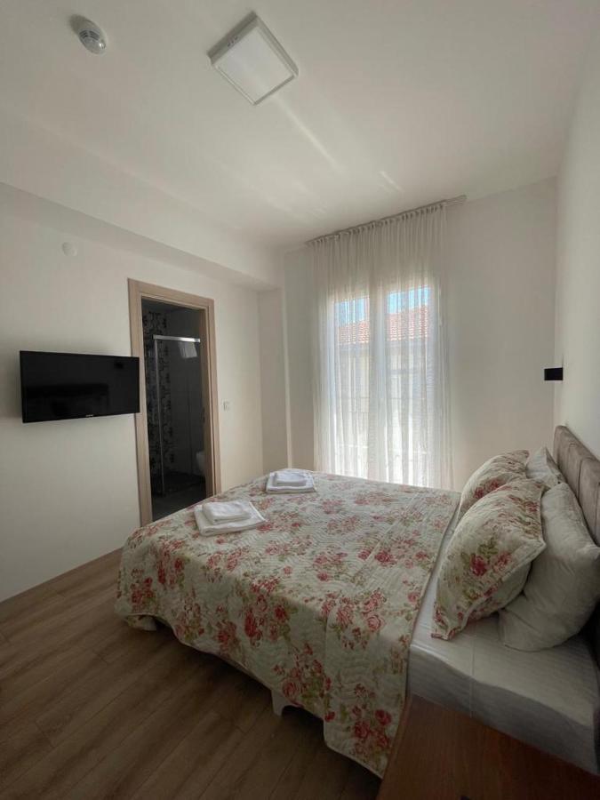 Adil Pansiyon Çeşme Luaran gambar