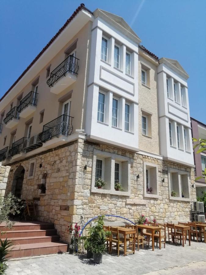 Adil Pansiyon Çeşme Luaran gambar