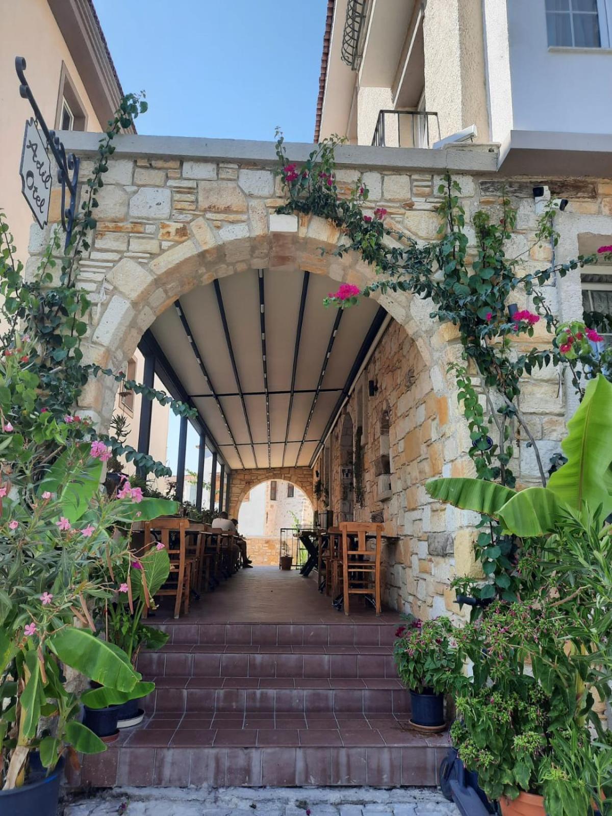 Adil Pansiyon Çeşme Luaran gambar