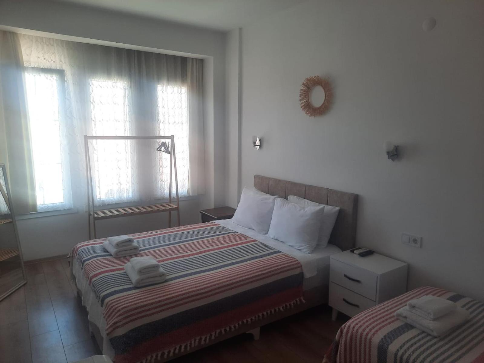 Adil Pansiyon Çeşme Luaran gambar