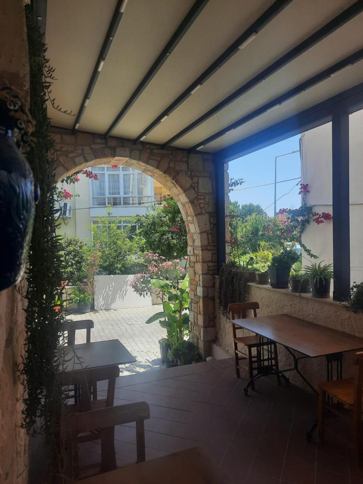 Adil Pansiyon Çeşme Luaran gambar